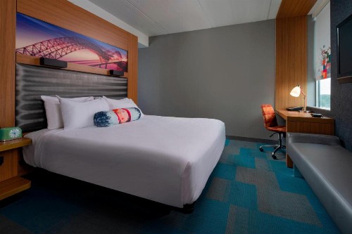 Aloft Hotel Rogers Bentonville - image 7