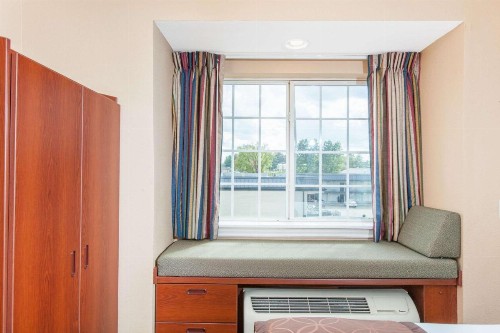 Microtel Inn by Wyndham Rogers - image 29