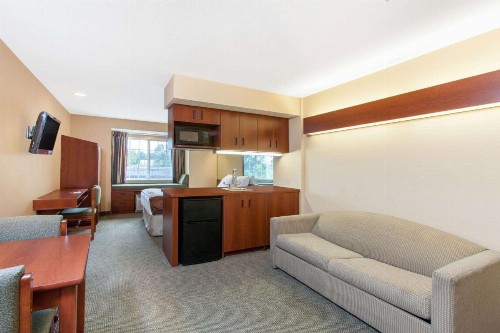 Microtel Inn by Wyndham Rogers - image 7