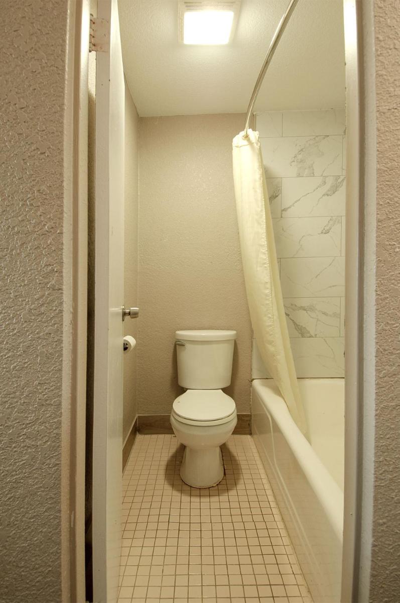 Town and Country INN - image 7