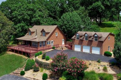 Hilltop Cabin on Beaver Lake with Deck and Views!