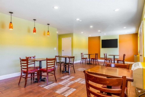 Rodeway Inn - Rohnert Park - image 9