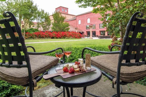 DoubleTree by Hilton Sonoma Wine Country - image 1