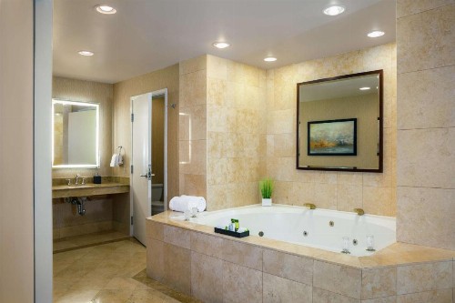 DoubleTree by Hilton Sonoma Wine Country - image 19