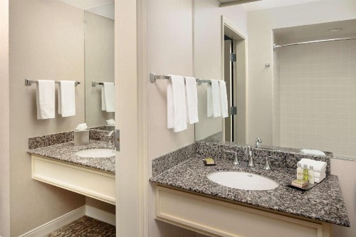 DoubleTree by Hilton Sonoma Wine Country - image 31