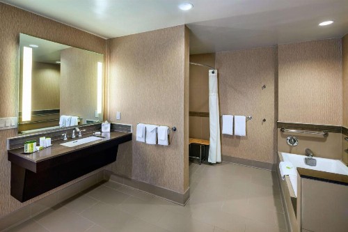 DoubleTree by Hilton Sonoma Wine Country - image 40