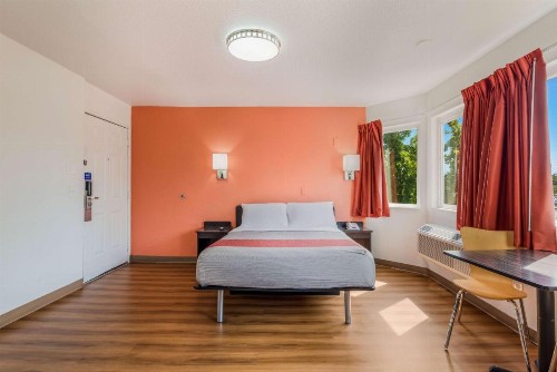Motel 6-Rohnert Park CA - image 2