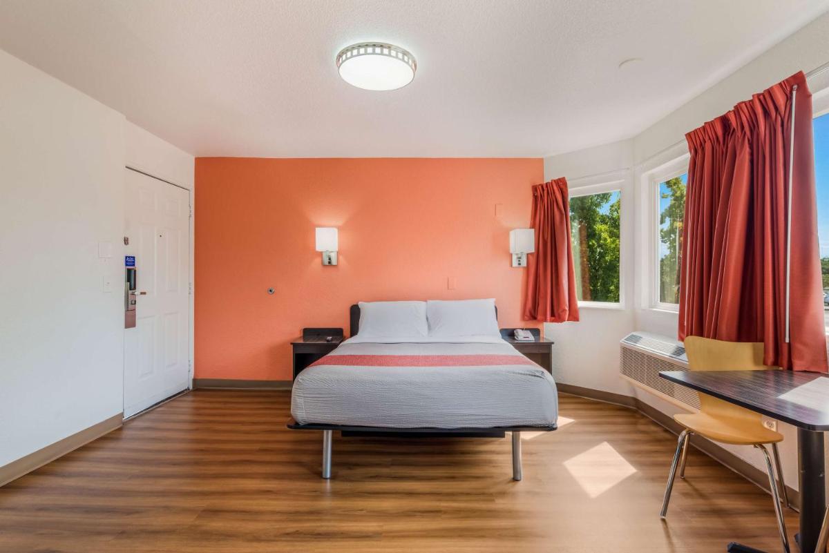 Motel 6-Rohnert Park CA - image 2