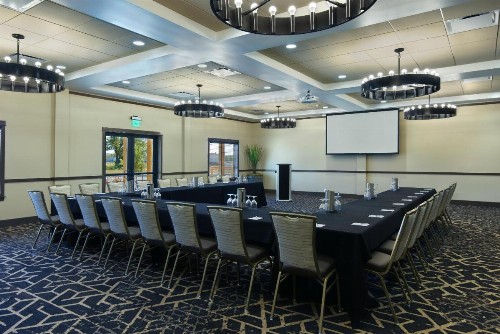 Oxford Suites Sonoma - Rohnert Park - image 29