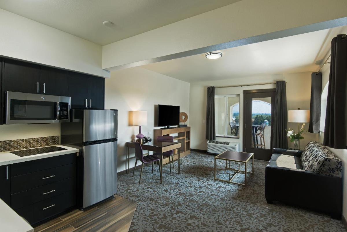 Oxford Suites Sonoma - Rohnert Park - image 7