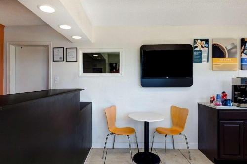 Motel 6-Rolla MO - image 13