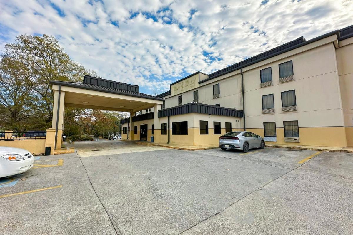 Baymont by Wyndham Rome West - main image