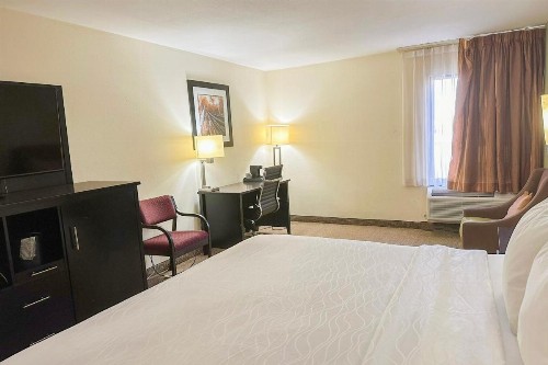 Baymont by Wyndham Rome West - image 11