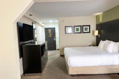 Baymont by Wyndham Rome West - image 34