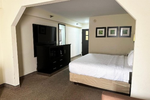 Baymont by Wyndham Rome West - image 43