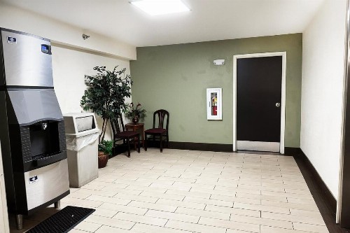 Baymont by Wyndham Rome West - image 44