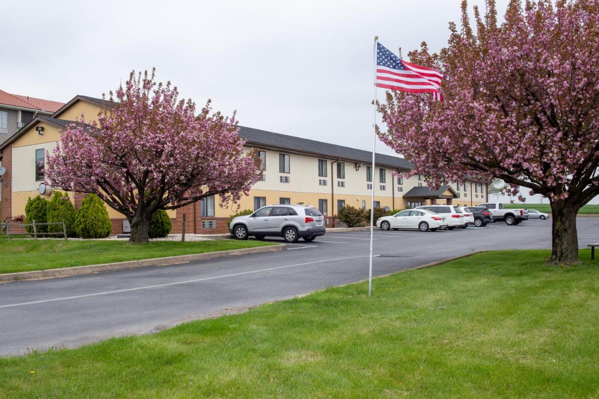 Eastbrook Inn - main image