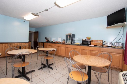 Eastbrook Inn - image 10
