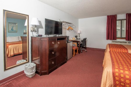 Eastbrook Inn - image 22