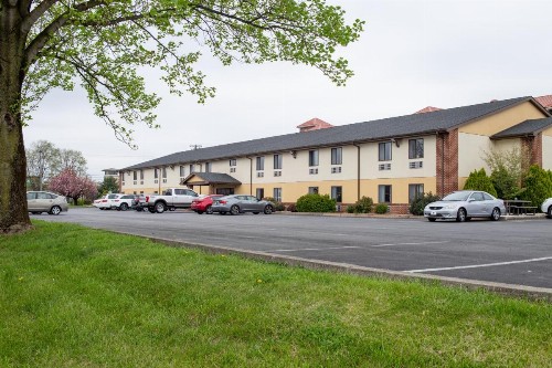 Eastbrook Inn - image 5