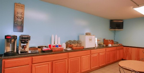 Eastbrook Inn - image 7