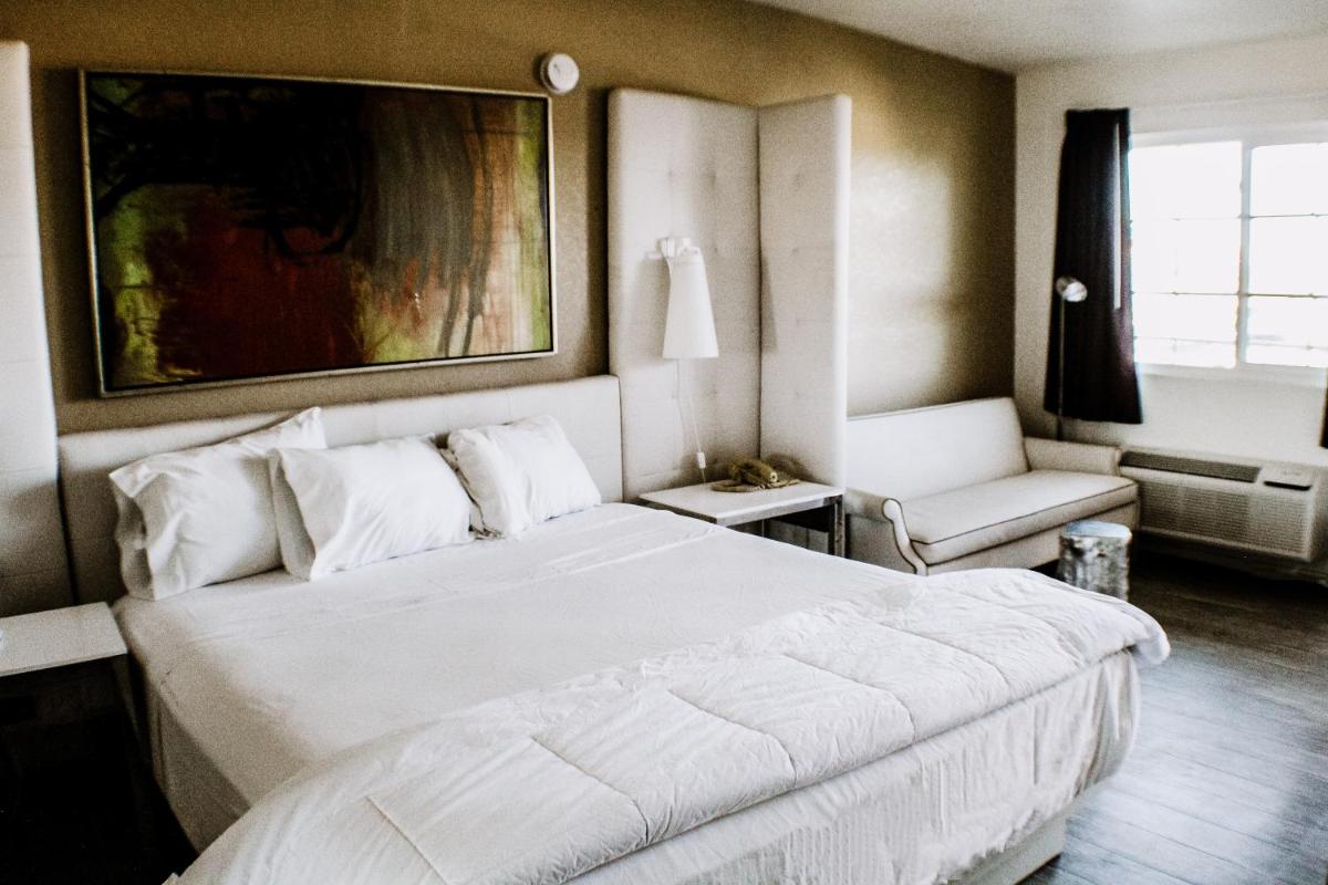 Devonshire Inn Motel - main image