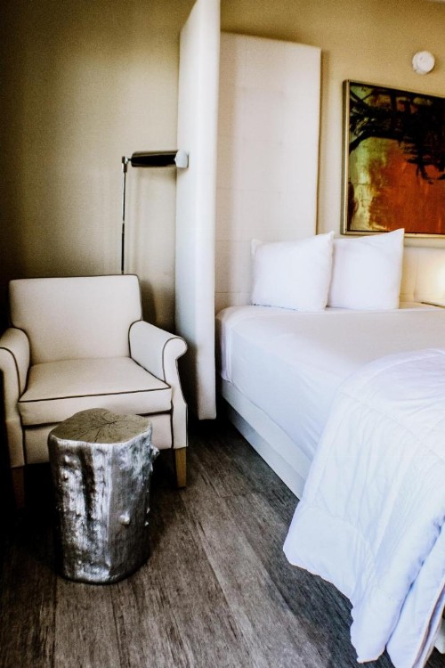 Devonshire Inn Motel - image 11