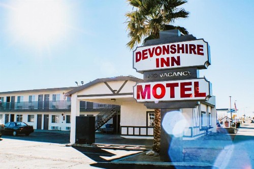 Devonshire Inn Motel - image 18