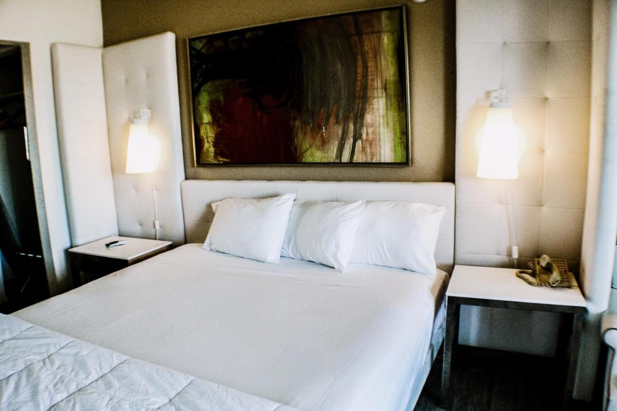Devonshire Inn Motel - image 6