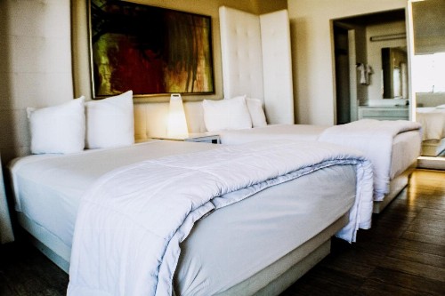 Devonshire Inn Motel - image 9