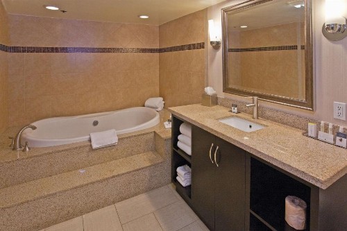 DoubleTree by Hilton Rosemead - image 14