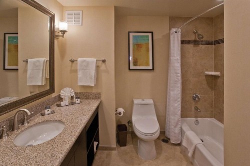 DoubleTree by Hilton Rosemead - image 20