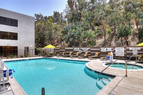 Fairfield Inn & Suites by Marriott Los Angeles Rosemead - image 13