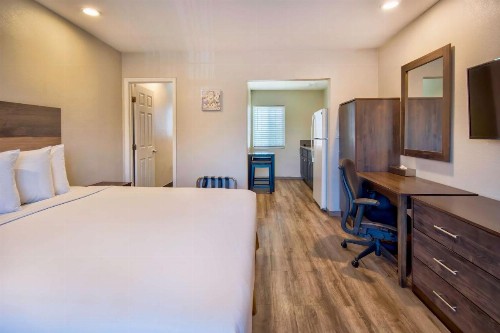 Travelodge by Wyndham Rosemead - image 13