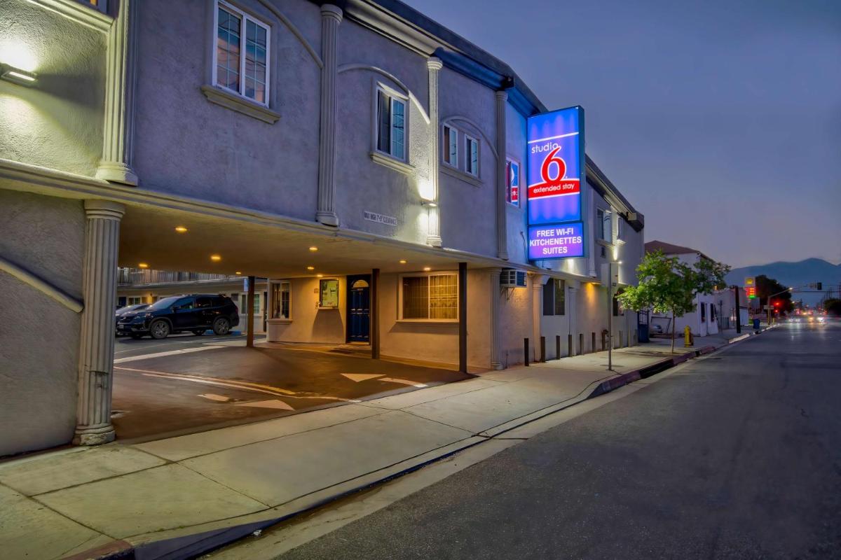 Travelodge by Wyndham Rosemead - image 2