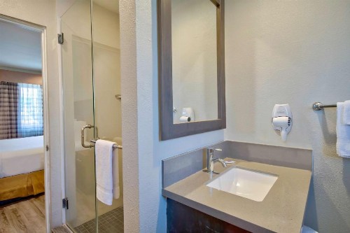 Travelodge by Wyndham Rosemead - image 3