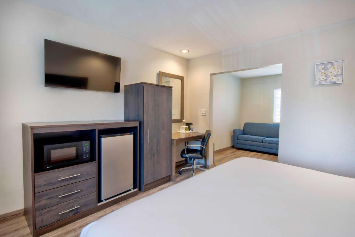 Travelodge by Wyndham Rosemead - image 4