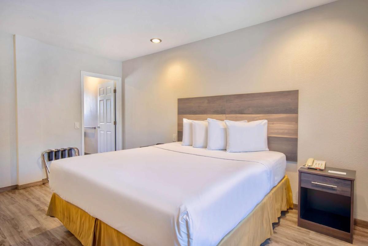 Travelodge by Wyndham Rosemead - image 7