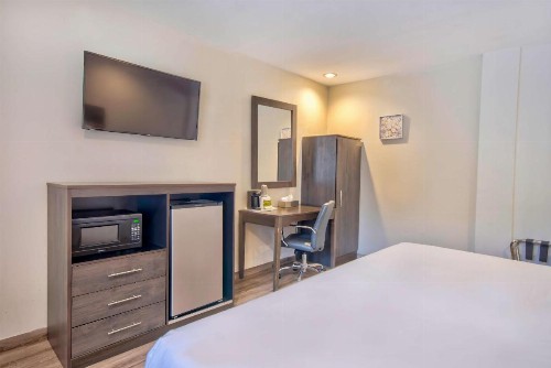 Travelodge by Wyndham Rosemead - image 8