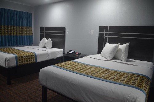 Travelers Inn - image 19