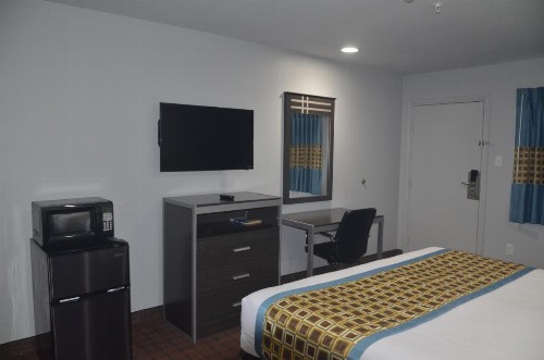 Travelers Inn - image 2