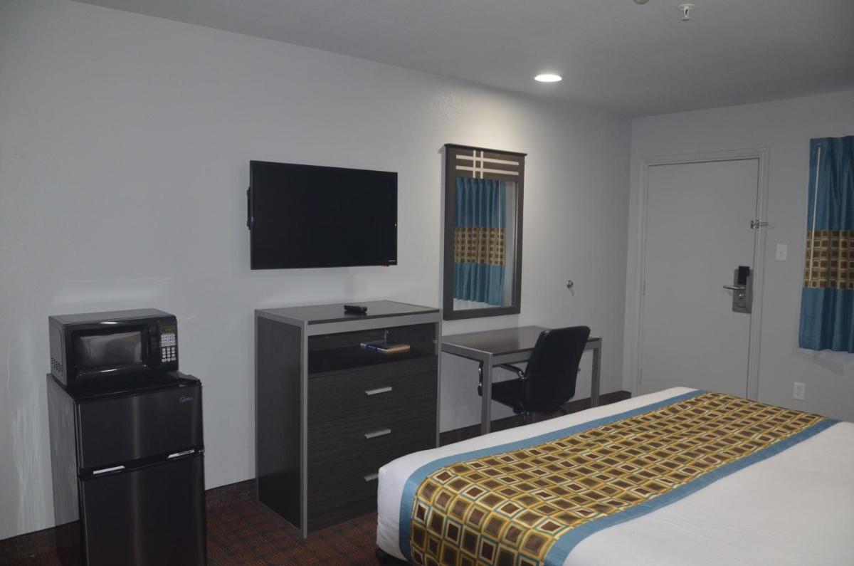 Travelers Inn - image 2