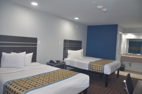 Travelers Inn - image 20