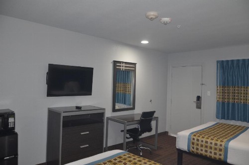 Travelers Inn - image 21