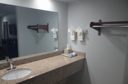 Travelers Inn - image 26
