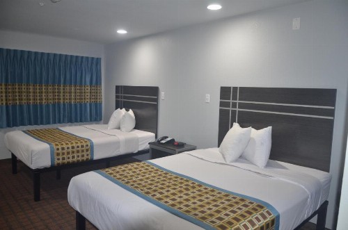 Travelers Inn - image 31