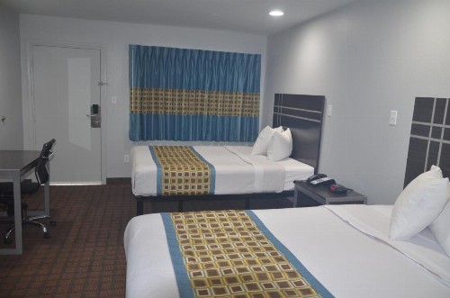 Travelers Inn - image 4
