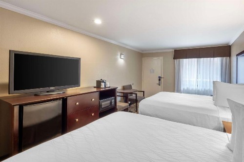 Best Western Plus Orchid Hotel & Suites - image 32