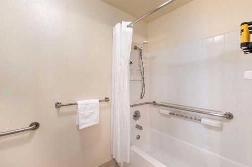 Best Western Plus Orchid Hotel & Suites - image 49