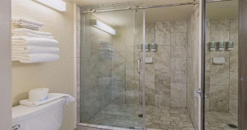 Best Western Roseville Inn - image 10